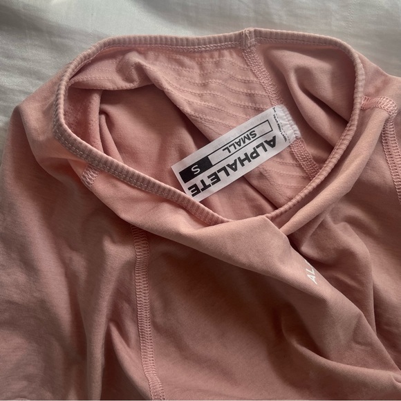 Alphalete Athletics Crop Top - Picture 3 of 3